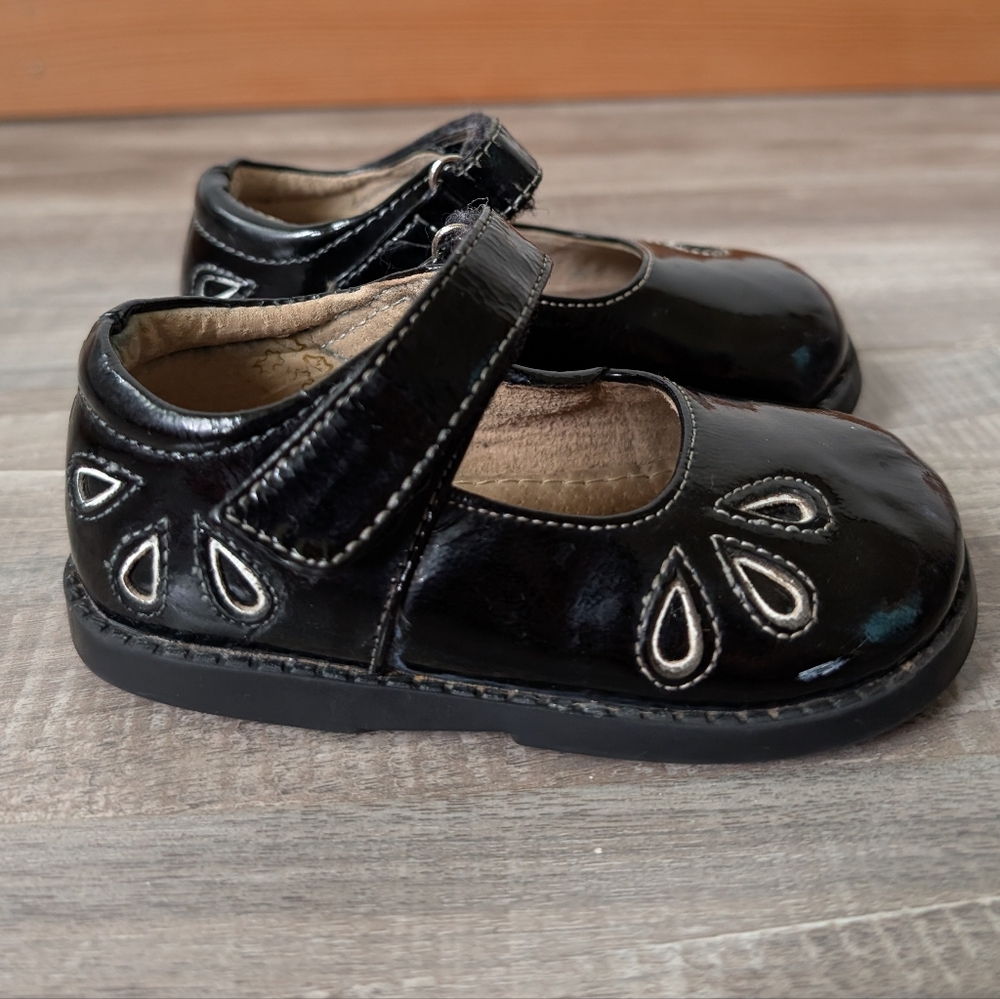 See Kai Run Shiny Black Dress Shoes Toddler Size 6 - Picture 2 of 7